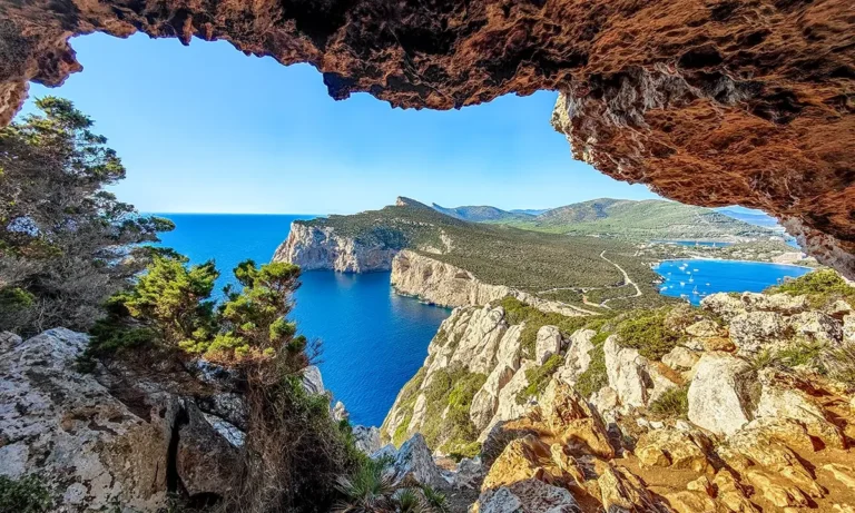 Sardegna in viaggio grotta delle brocche rotte