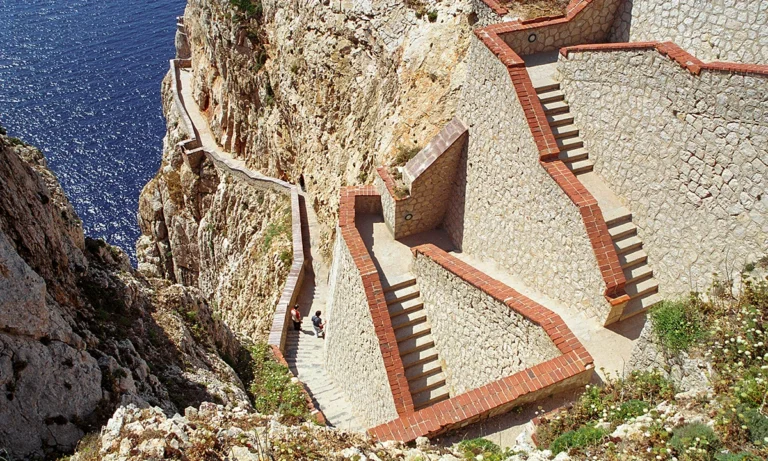 grotte di nettuno -Escala del Cabirol gradini sardegna in viaggio
